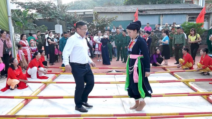 Phú Lương sôi nổi Ngày hội Đại đoàn kết toàn dân tộc kỷ niệm 95 năm MTTQ Việt Nam- Ảnh 2. Phú Lương sôi nổi Ngày hội Đại đoàn kết toàn dân tộc kỷ niệm 95 năm MTTQ Việt Nam- Ảnh 2.