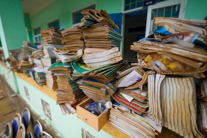 Báo Người lao động phát động chương trình "Triệu tập vở cho học sinh vùng bị thiên tai"- Ảnh 1.