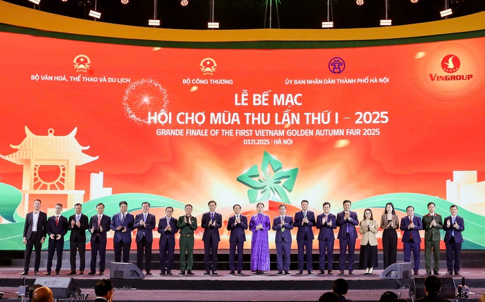 Agribank trao 10 tỷ đồng an sinh xã hội, cùng cả nước hướng về đồng bào vùng bão lũ- Ảnh 2.