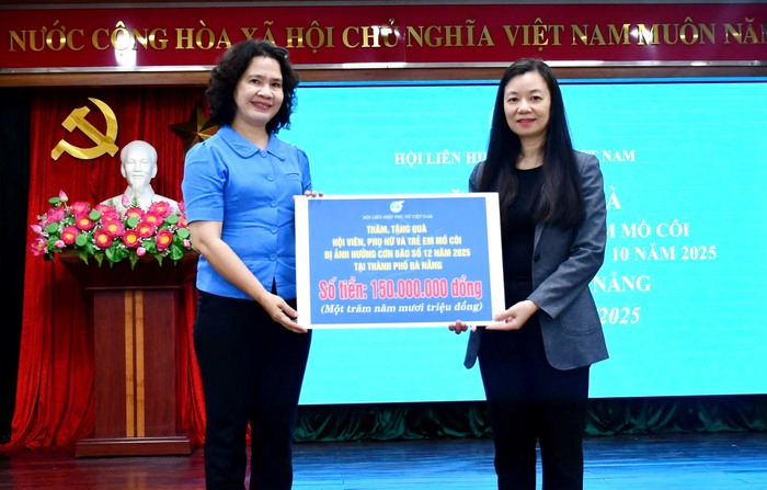 Hội LHPN Việt Nam hỗ trợ phụ nữ, trẻ em mồ côi bị ảnh hưởng mưa lũ tại Đà Nẵng- Ảnh 1.