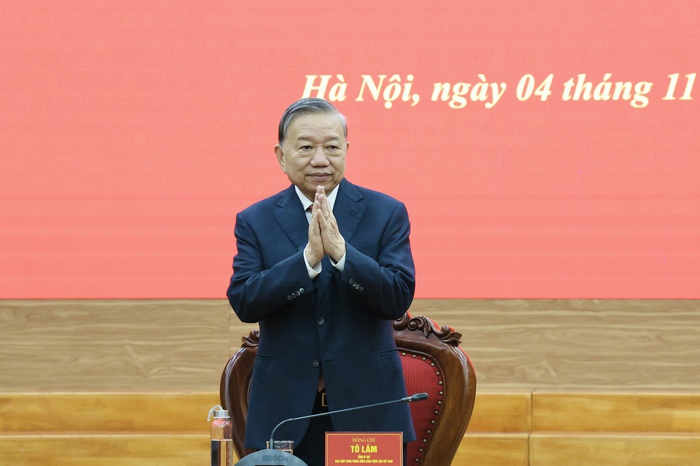 Bà Bùi Thị Minh Hoài giữ chức Bí thư Đảng ủy Mặt trận Tổ quốc, các đoàn thể Trung ương- Ảnh 1.