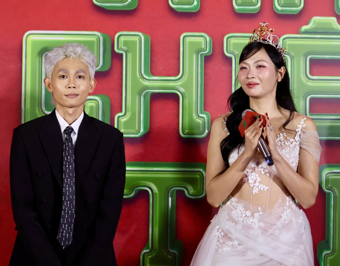 Hồng Thanh và Tạ Lâm đóng vai cặp vợ chồng cầu con trong Thai chiêu tài. Ảnh: Hồ Lam Hồng Thanh và Tạ Lâm đóng vai cặp vợ chồng cầu con trong Thai chiêu tài. Ảnh: Hồ Lam