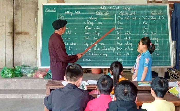 Hành trình gìn giữ và phát huy chữ viết dân tộc Sán Dìu ở Thái Nguyên- Ảnh 1.