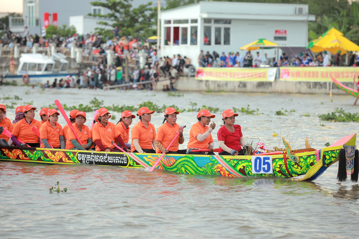 Sự trỗi dậy mạnh mẽ của phái nữ trên đường đua ghe Ngo- Ảnh 7. Sự trỗi dậy mạnh mẽ của phái nữ trên đường đua ghe Ngo- Ảnh 7.