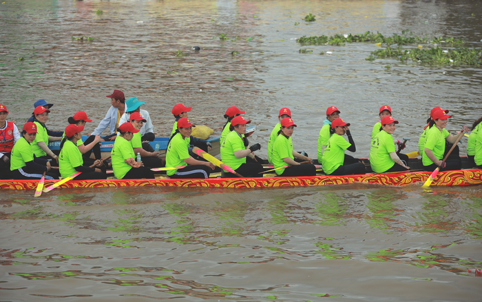 Sự trỗi dậy mạnh mẽ của phái nữ trên đường đua ghe Ngo- Ảnh 6. Sự trỗi dậy mạnh mẽ của phái nữ trên đường đua ghe Ngo- Ảnh 6.
