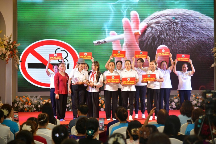 Phát động Chiến dịch “Gia đình có sức khỏe - Không khói thuốc” tại Cần Thơ- Ảnh 1. Phát động Chiến dịch “Gia đình có sức khỏe - Không khói thuốc” tại Cần Thơ- Ảnh 1.