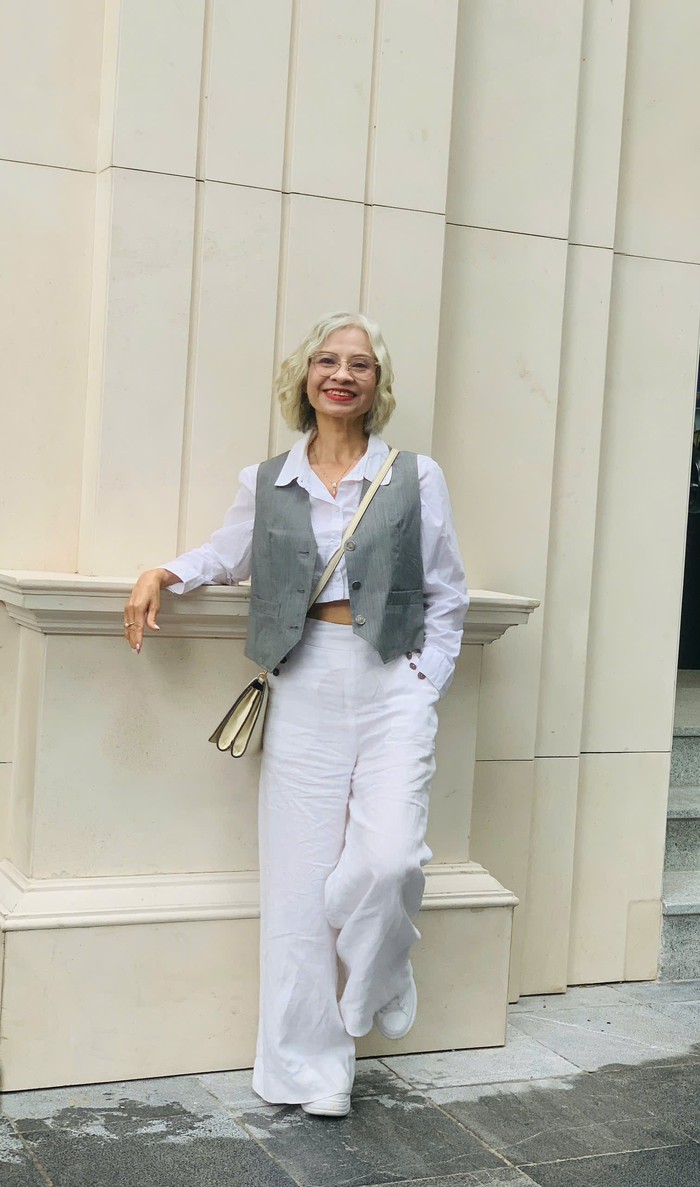 Hội "Tóc bạc lấp lánh" với gần 80 nghìn phụ nữ dám "phá bỏ xiềng xích" của thuốc nhuộm tóc- Ảnh 3.