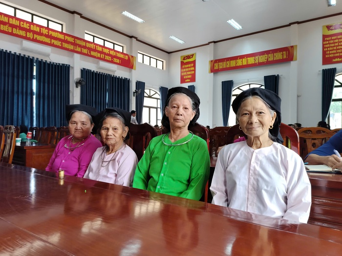 Một năm kiên trì của người vợ Sán Dìu và “cuộc chiến” thắng thuốc lá- Ảnh 1. Một năm kiên trì của người vợ Sán Dìu và “cuộc chiến” thắng thuốc lá- Ảnh 1.