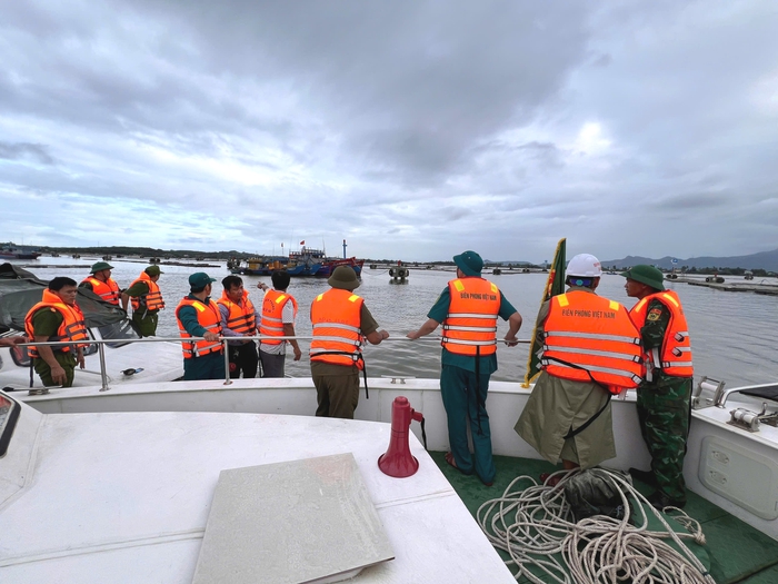 Đà Nẵng: Huy động hàng trăm chiến sỹ Biên phòng và phương tiện ứng phó bão số 13- Ảnh 1.