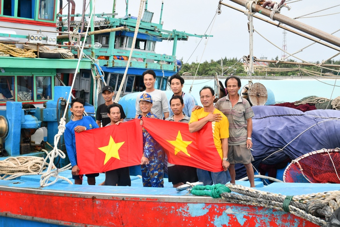 Đặc khu Trường Sa đã an toàn sau khi bão số 13 quét qua- Ảnh 3. Đặc khu Trường Sa đã an toàn sau khi bão số 13 quét qua- Ảnh 3.