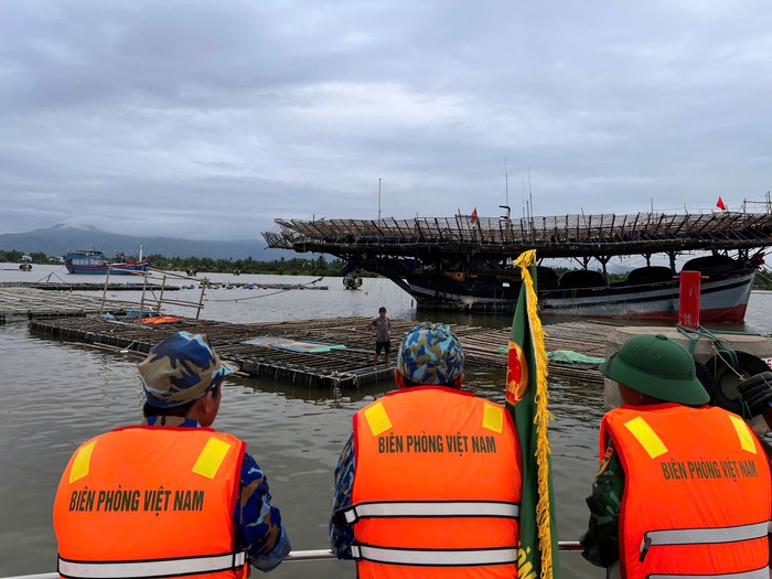 Đà Nẵng: Huy động hàng trăm chiến sỹ Biên phòng và phương tiện ứng phó bão số 13- Ảnh 2.