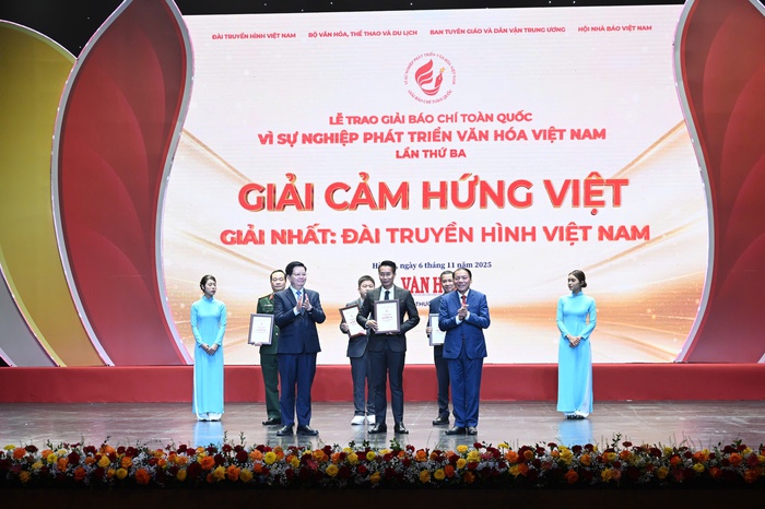 Trao giải "Cảm hứng Việt" Trao giải "Cảm hứng Việt"