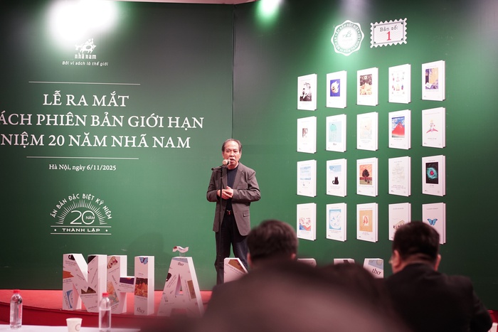 Chủ tịch Hội Nhà văn Việt Nam chia sẻ trong buổi ra mắt Bộ sách Chủ tịch Hội Nhà văn Việt Nam chia sẻ trong buổi ra mắt Bộ sách