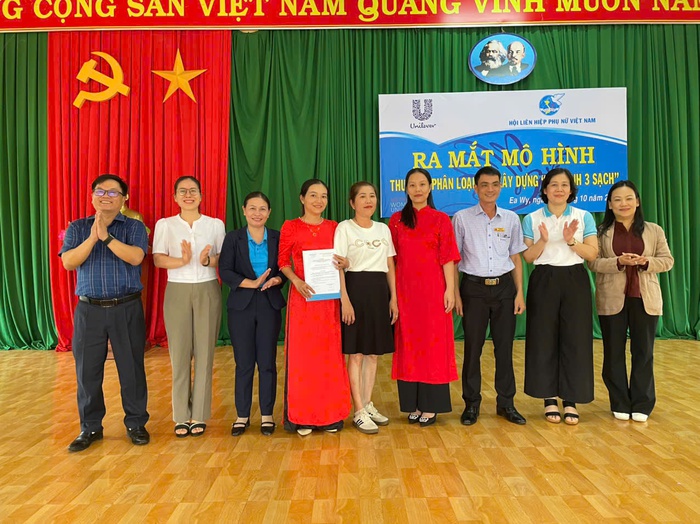 Bảo vệ môi trường từ mô hình "Thu gom, phân loại rác xây dựng gia đình 3 sạch”- Ảnh 2.