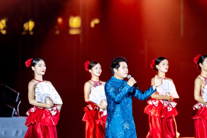 Rực rỡ đêm khai mạc Festival Thăng Long - Hà Nội 2025- Ảnh 3. Rực rỡ đêm khai mạc Festival Thăng Long - Hà Nội 2025- Ảnh 3.