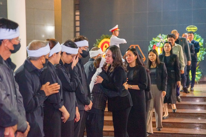 Trang nghiêm, xúc động Lễ tang Anh hùng Lực lượng Vũ trang Nhân dân Trương Thị Khuê- Ảnh 2. Trang nghiêm, xúc động Lễ tang Anh hùng Lực lượng Vũ trang Nhân dân Trương Thị Khuê- Ảnh 2.