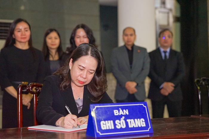 Trang nghiêm, xúc động Lễ tang Anh hùng Lực lượng Vũ trang Nhân dân Trương Thị Khuê- Ảnh 3. Trang nghiêm, xúc động Lễ tang Anh hùng Lực lượng Vũ trang Nhân dân Trương Thị Khuê- Ảnh 3.