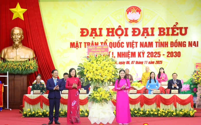 Bà Huỳnh Thị Hằng làm Chủ tịch Ủy ban MTTQ Việt Nam tỉnh Đồng Nai nhiệm kỳ 2025-2030- Ảnh 3. Bà Huỳnh Thị Hằng làm Chủ tịch Ủy ban MTTQ Việt Nam tỉnh Đồng Nai nhiệm kỳ 2025-2030- Ảnh 3.