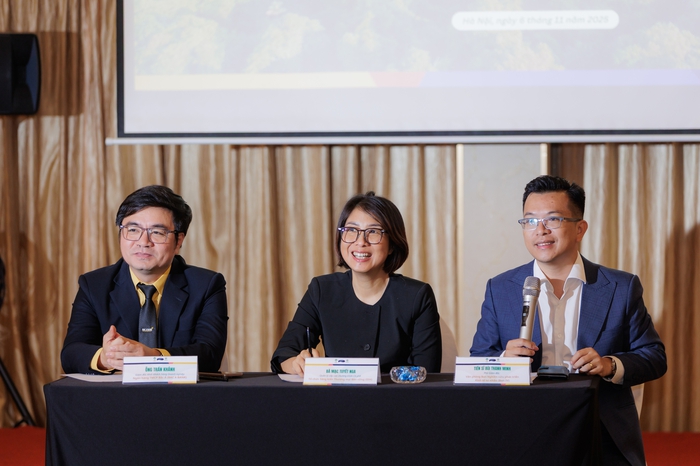 Các diễn giả tại phiên thảo luận Các diễn giả tại phiên thảo luận