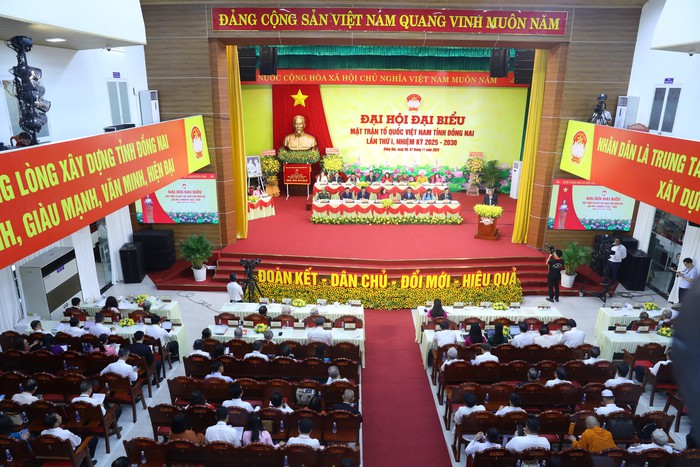 Bà Huỳnh Thị Hằng làm Chủ tịch Ủy ban MTTQ Việt Nam tỉnh Đồng Nai nhiệm kỳ 2025-2030- Ảnh 1. Bà Huỳnh Thị Hằng làm Chủ tịch Ủy ban MTTQ Việt Nam tỉnh Đồng Nai nhiệm kỳ 2025-2030- Ảnh 1.