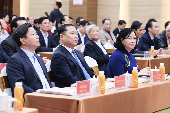 Bà Bùi Thị Minh Hoài giữ chức Chủ tịch Ủy ban Trung ương Mặt trận Tổ quốc Việt Nam- Ảnh 2. Bà Bùi Thị Minh Hoài giữ chức Chủ tịch Ủy ban Trung ương Mặt trận Tổ quốc Việt Nam- Ảnh 2.