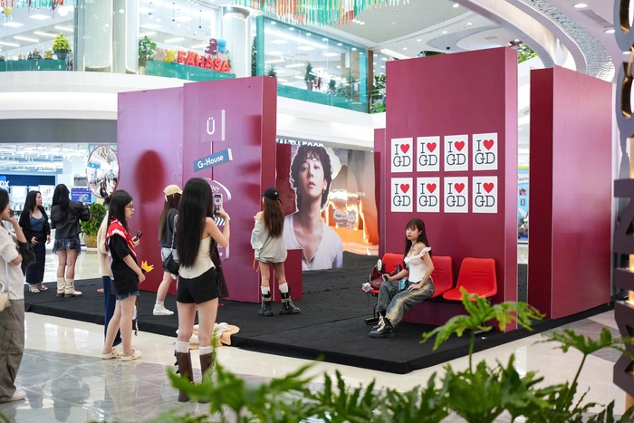 Fan đổ về Ocean City check in G-DRAGON 2025 WORLD TOUR [Übermensch] IN HANOI, háo hức chờ concert lịch sử- Ảnh 7.