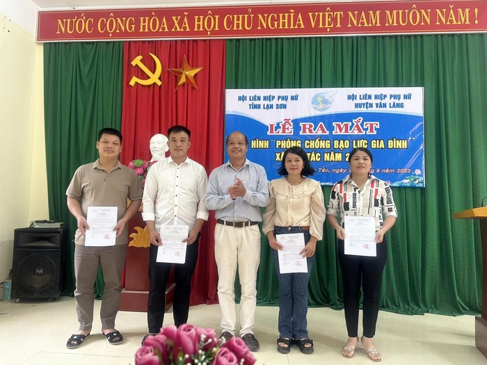 Lan tỏa kỹ năng làm cha mẹ, xây dựng gia đình hạnh phúc, an toàn ở Lạng Sơn- Ảnh 3.