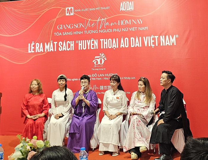 "Huyền thoại áo dài Việt Nam": Chân dung 50 người phụ nữ Việt Nam- Ảnh 2.