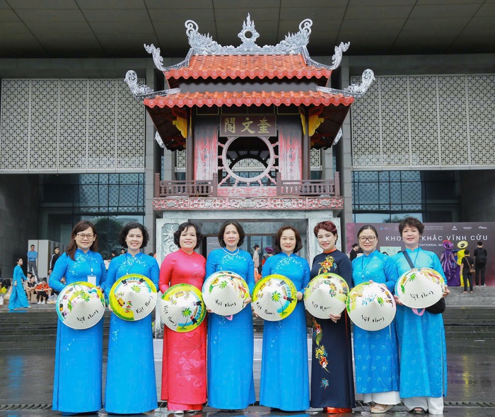 Hơn 600 phụ nữ đồng diễn "Vũ điệu áo dài", tôn vinh nét đẹp phụ nữ Thủ đô- Ảnh 7.