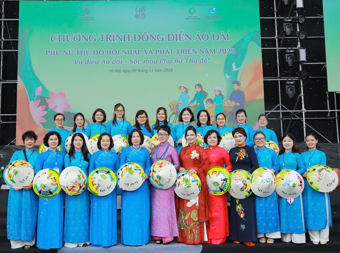 Hơn 600 phụ nữ đồng diễn "Vũ điệu áo dài", tôn vinh nét đẹp phụ nữ Thủ đô- Ảnh 5.