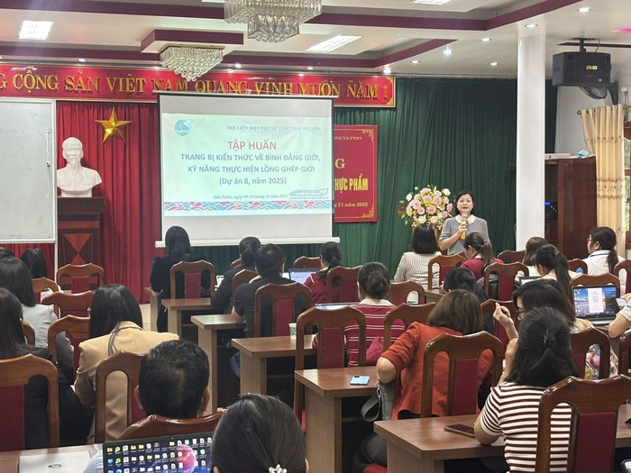 Thái Nguyên: Tập huấn về bình đẳng giới, nâng cao năng lực cho 140 cán bộ cơ sở- Ảnh 1. Thái Nguyên: Tập huấn về bình đẳng giới, nâng cao năng lực cho 140 cán bộ cơ sở- Ảnh 1.