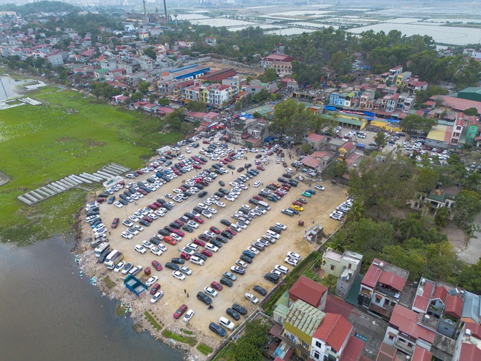 Bắc Ninh: Người dân, du khách nườm nượp về đền Bà Chúa Kho “vay tiền”, “xin lộc” đầu năm- Ảnh 32.