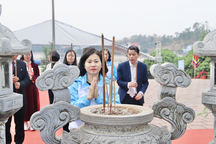 TƯ Hội LHPN Việt Nam phát động Tết trồng cây "Đời đời nhớ ơn Bác Hồ" Xuân Ất Tỵ 2025- Ảnh 1.