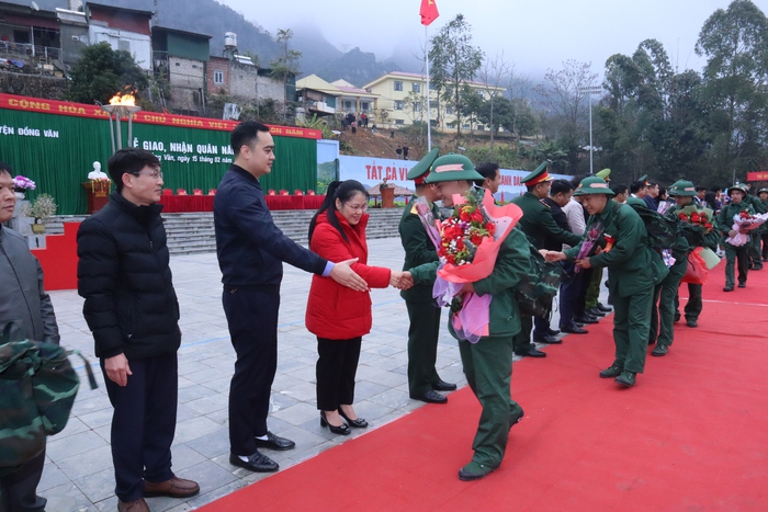 Lời hứa của người mẹ, người vợ ở lại hậu phương với các tân binh trong ngày nhập ngũ ở Hà Giang- Ảnh 4.