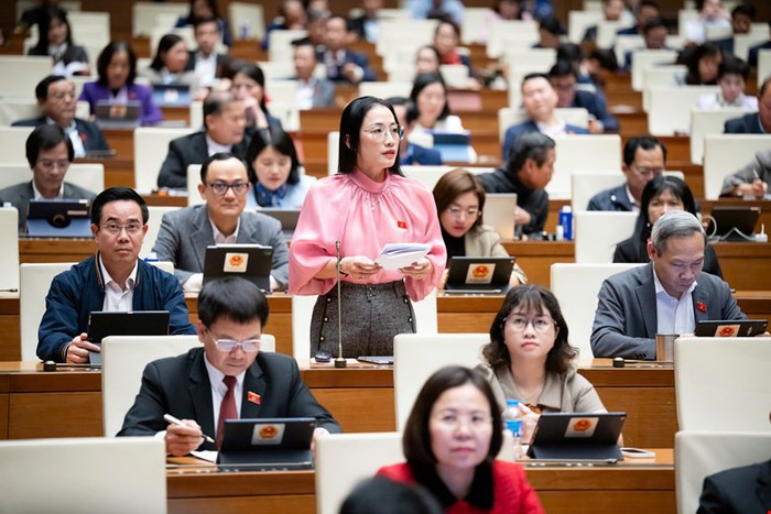 Đại biểu Quốc hội đề xuất chuyển từ "lương tối thiểu" sang "lương đủ sống tối thiểu"- Ảnh 2.