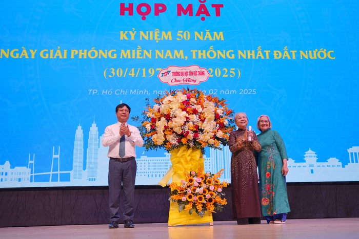 Họp mặt hơn 800 cựu tù chính trị và tù binh: "Còn có thể nhìn thấy nhau khỏe mạnh là hạnh phúc rồi!"- Ảnh 5.