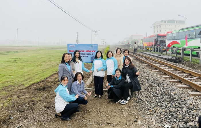 Phát động Tết trồng cây và triển khai phong trào "Đường tàu - Đường hoa" Xuân Ất Tỵ 2025- Ảnh 3.