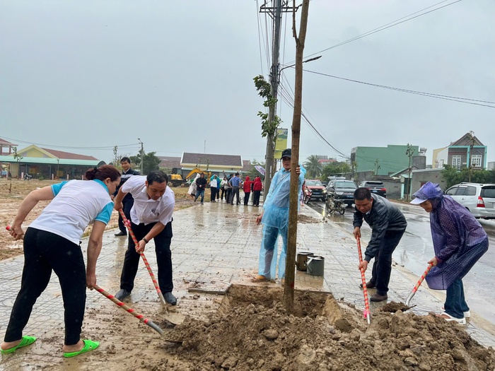 Hội LHPN tỉnh Bình Định tổ chức các hoạt động hưởng ứng Tết trồng cây
- Ảnh 1.