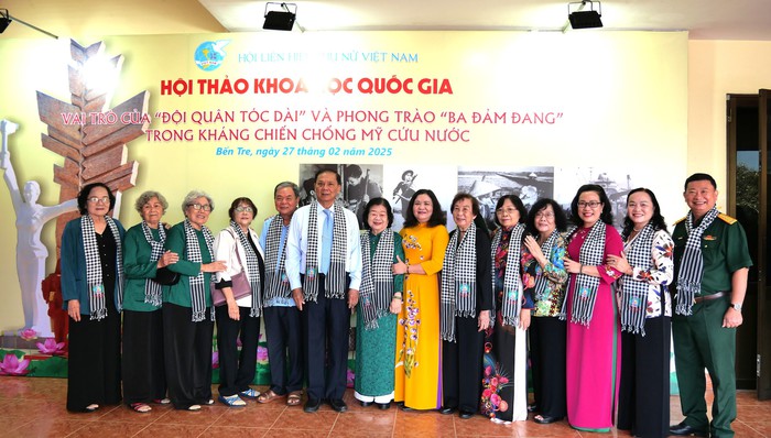 Hội thảo khoa học quốc gia về vai trò của "Đội quân tóc dài" và phong trào "Ba đảm đang"- Ảnh 1.