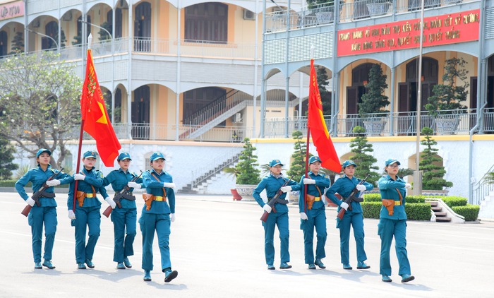 Những bóng hồng "vượt nắng thắng mưa", chuẩn bị cho ngày lễ lớn của đất nước- Ảnh 1.