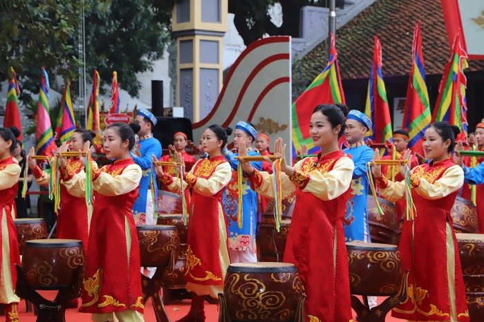 Chủ tịch Hội LHPN Việt Nam Nguyễn Thị Tuyến dự Lễ công bố Quyết định ghi danh "Lễ hội đền Hai Bà Trưng" vào danh mục Di sản Văn hóa phi vật thể quốc gia.- Ảnh 5.