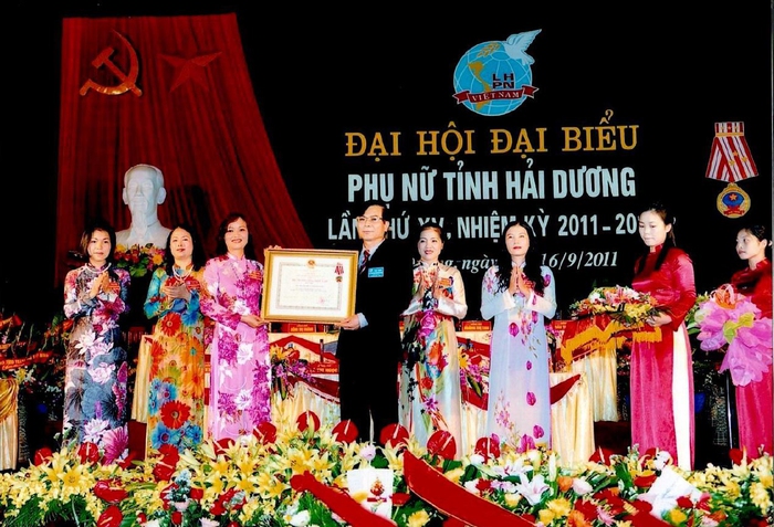 Hội LHPN Hải Dương - Hưng Yên: Thắm tình chị em đoàn kết cùng phát triển - Ảnh 4. Hội LHPN Hải Dương - Hưng Yên: Thắm tình chị em đoàn kết cùng phát triển - Ảnh 4.