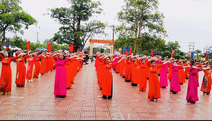Các cấp Hội Phụ nữ Hưng Yên tổ chức nhiều hoạt động sôi nổi, ý nghĩa nhân ngày 8/3- Ảnh 4. Các cấp Hội Phụ nữ Hưng Yên tổ chức nhiều hoạt động sôi nổi, ý nghĩa nhân ngày 8/3- Ảnh 4.