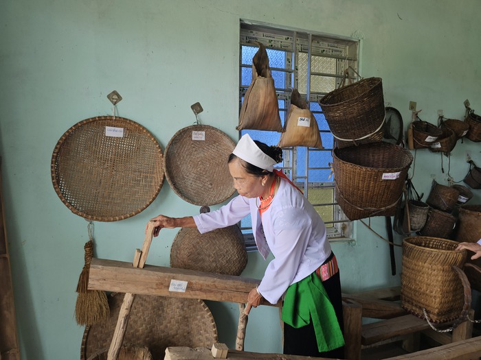 Cụ bà U80 "giữ lửa" văn hóa Mường- Ảnh 1. Cụ bà U80 "giữ lửa" văn hóa Mường- Ảnh 1.
