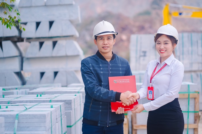 Sáng ngời phẩm chất nữ cán bộ Agribank trong giai đoạn phát triển mới - Ảnh 1. Sáng ngời phẩm chất nữ cán bộ Agribank trong giai đoạn phát triển mới - Ảnh 1.