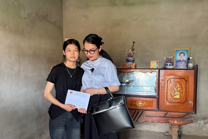 "Cánh cửa tương lai" - Mang hy vọng đến cho trẻ khuyết tật, mồ côi, hoàn cảnh khó khăn- Ảnh 3. "Cánh cửa tương lai" - Mang hy vọng đến cho trẻ khuyết tật, mồ côi, hoàn cảnh khó khăn- Ảnh 3.