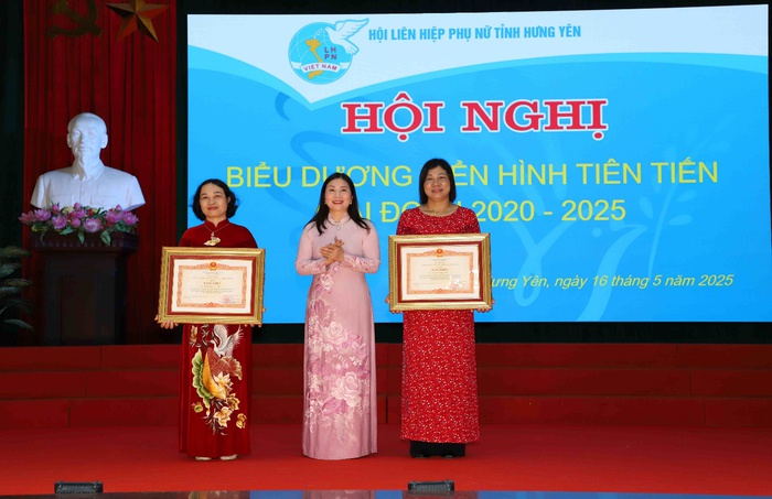 Hội LHPN Hưng Yên biểu dương 95 điển hình tiên tiến giai đoạn 2020-2025- Ảnh 2. Hội LHPN Hưng Yên biểu dương 95 điển hình tiên tiến giai đoạn 2020-2025- Ảnh 2.