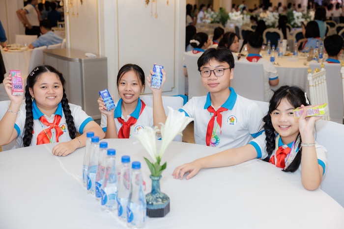 Hành trình truyền lửa đáng nhớ của 500 thiếu nhi cháu ngoan Bác Hồ- Ảnh 7. Hành trình truyền lửa đáng nhớ của 500 thiếu nhi cháu ngoan Bác Hồ- Ảnh 7.