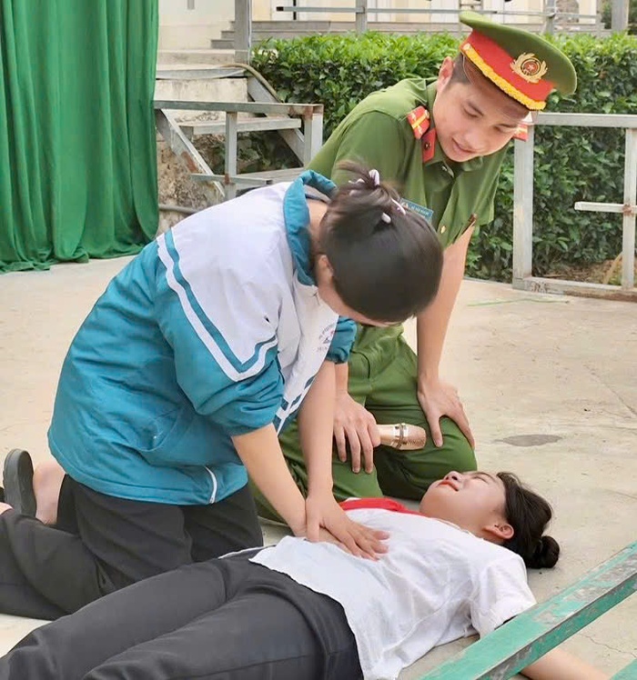 Trang bị kiến thức pháp luật và kỹ năng sống cho học sinh ở Thanh Hóa- Ảnh 2. Trang bị kiến thức pháp luật và kỹ năng sống cho học sinh ở Thanh Hóa- Ảnh 2.