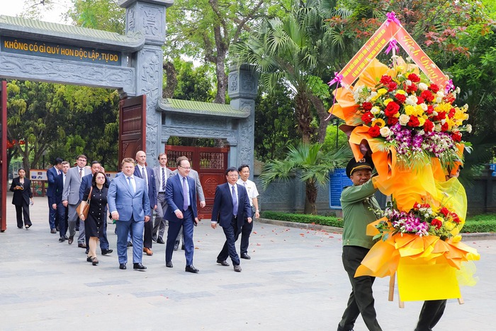 Những người kể chuyện Bác Hồ ở Khu di tích quốc gia đặc biệt Kim Liên- Ảnh 1. Những người kể chuyện Bác Hồ ở Khu di tích quốc gia đặc biệt Kim Liên- Ảnh 1.